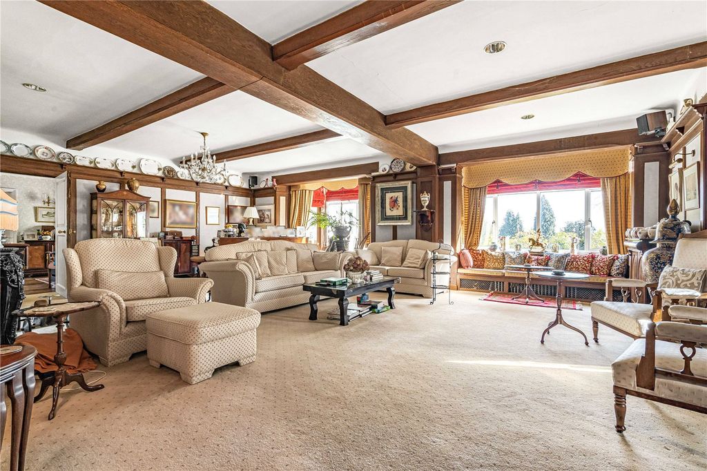 Property photo 3 of 21 Living Room