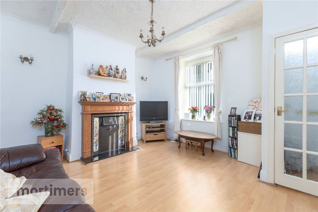 Property photo 2 of 20 Living Room