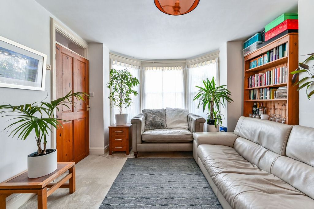 Property photo 3 of 8