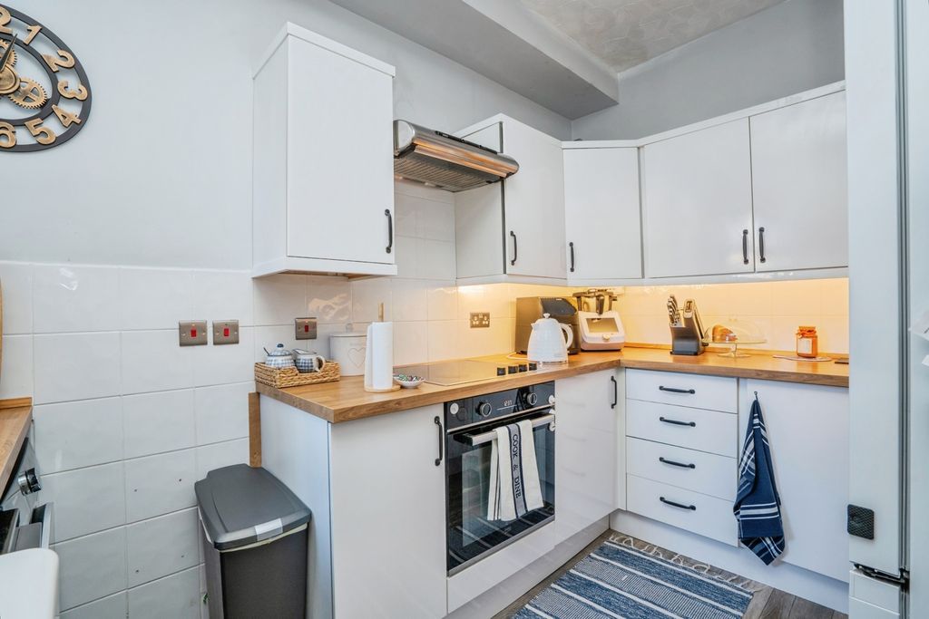 Property photo 2 of 25 Pbox-Img.Jpg