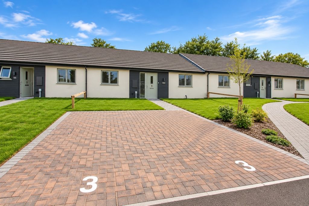 Property photo 1 of 8 5556930