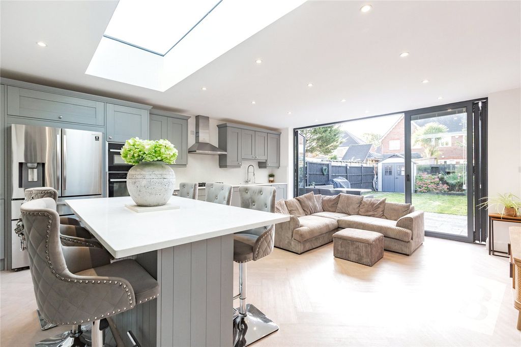 Property photo 2 of 18 Kitchen / Diner