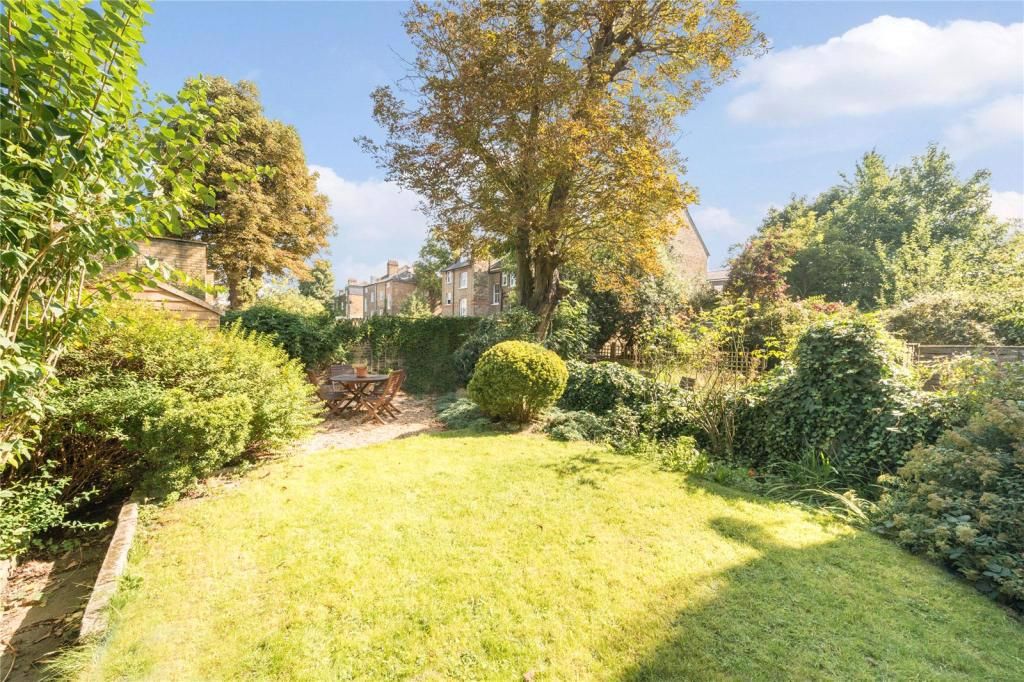 Property photo 3 of 16 Garden