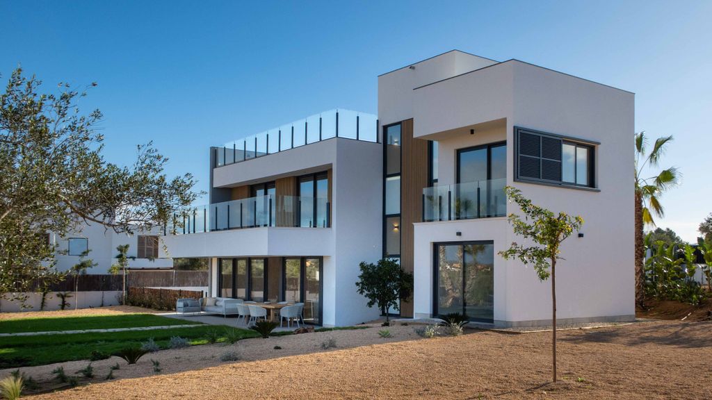 Property photo 2 of 27 81591 Small.Jpg