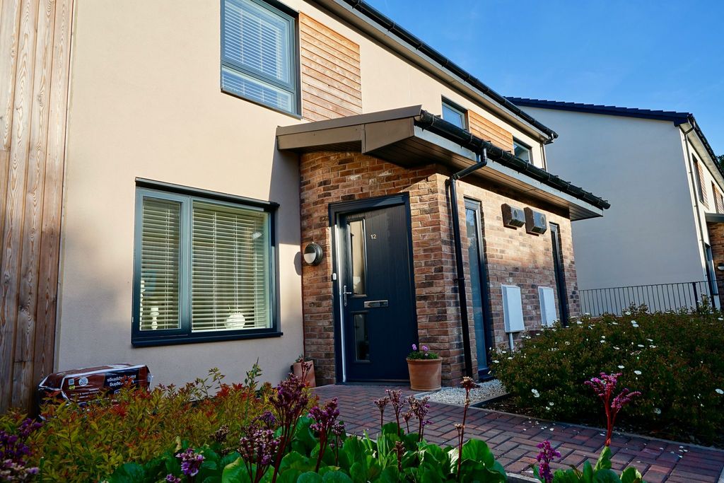 Property photo 2 of 18 3Ceb2069-1586-4B6E-B5A3-7Aa20Adde4Ed