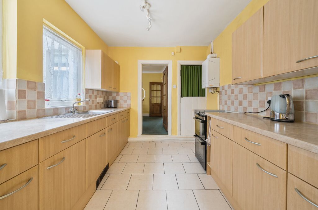 Property photo 1 of 19 1415931-18-6995Df...