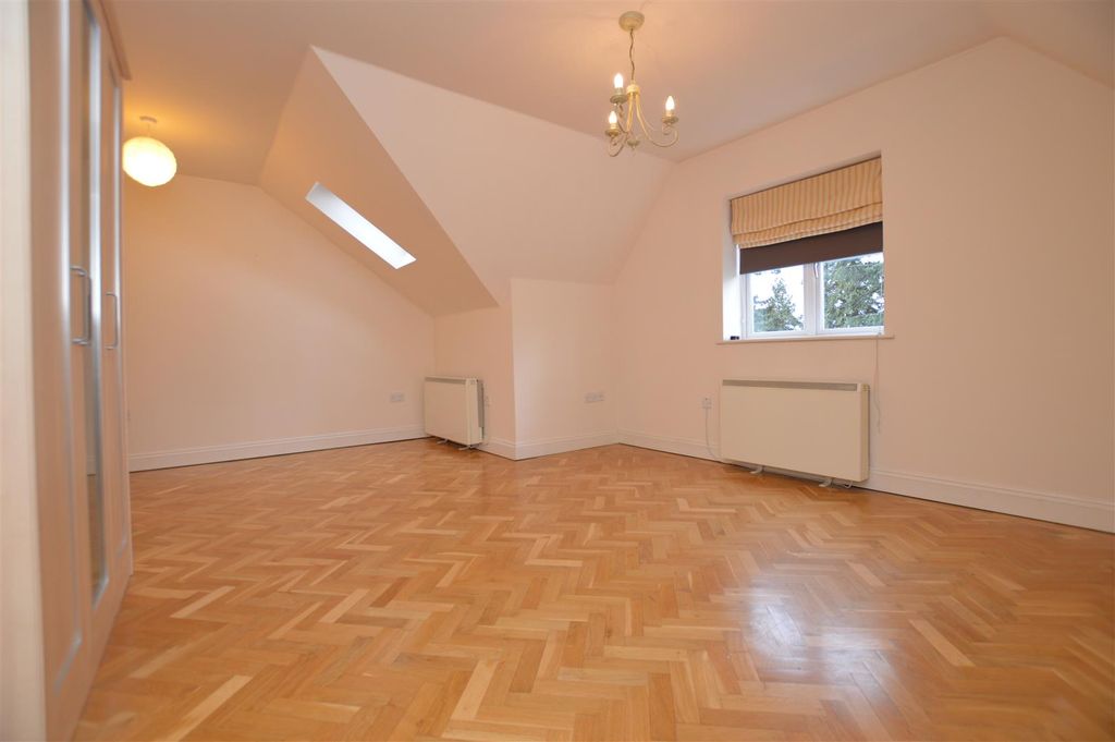 Property photo 2 of 6 7A Cadogan Place Feb 2017 (6).Jpg