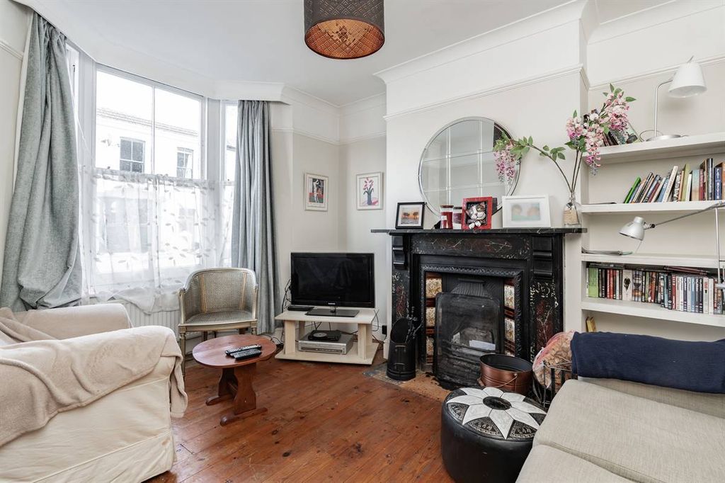 Property photo 2 of 16