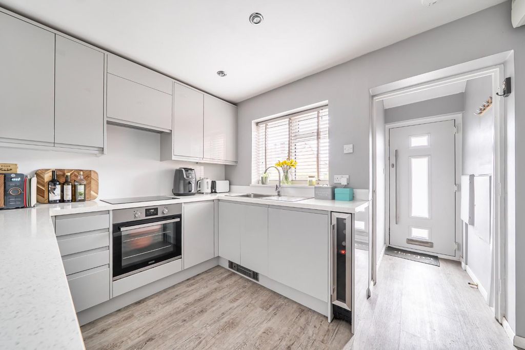 Property photo 2 of 24 1425943-19-69B2Bc046cd5F.Jpg