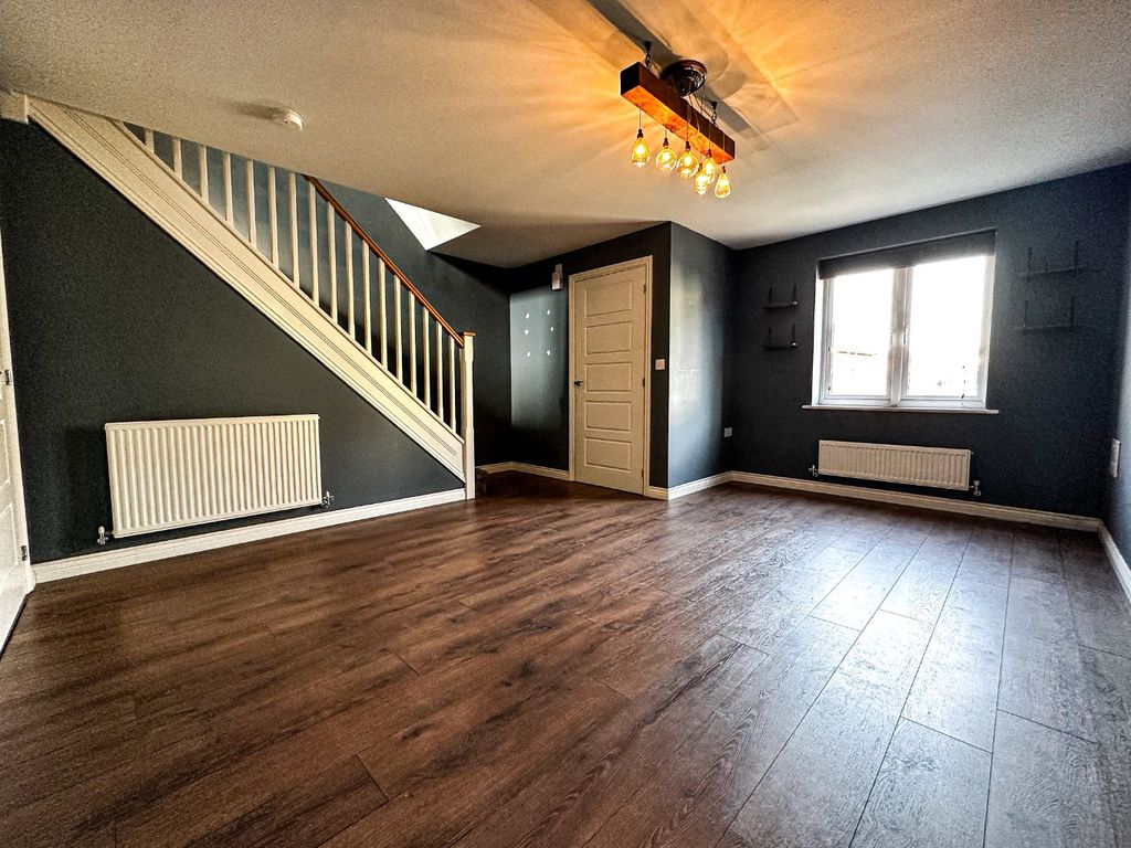 Property photo 2 of 17 5245493