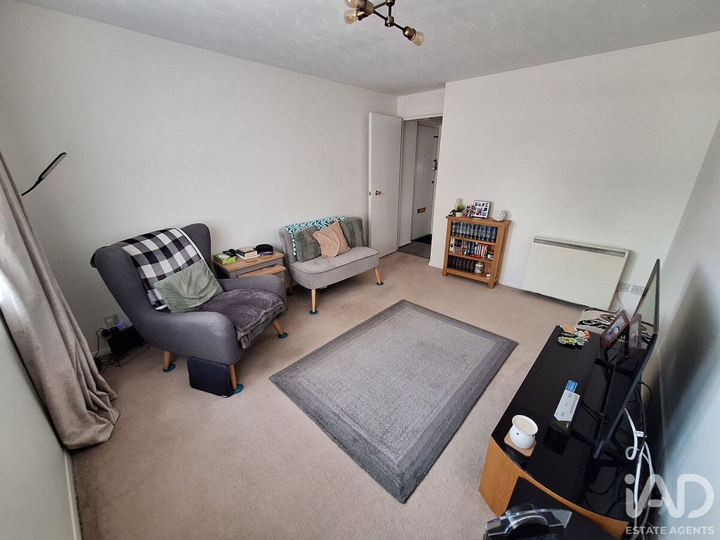 Property photo 3 of 11