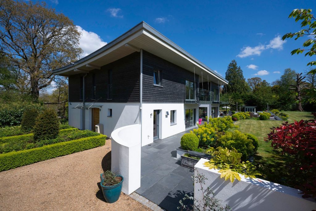 Property photo 3 of 20 Tanglewood