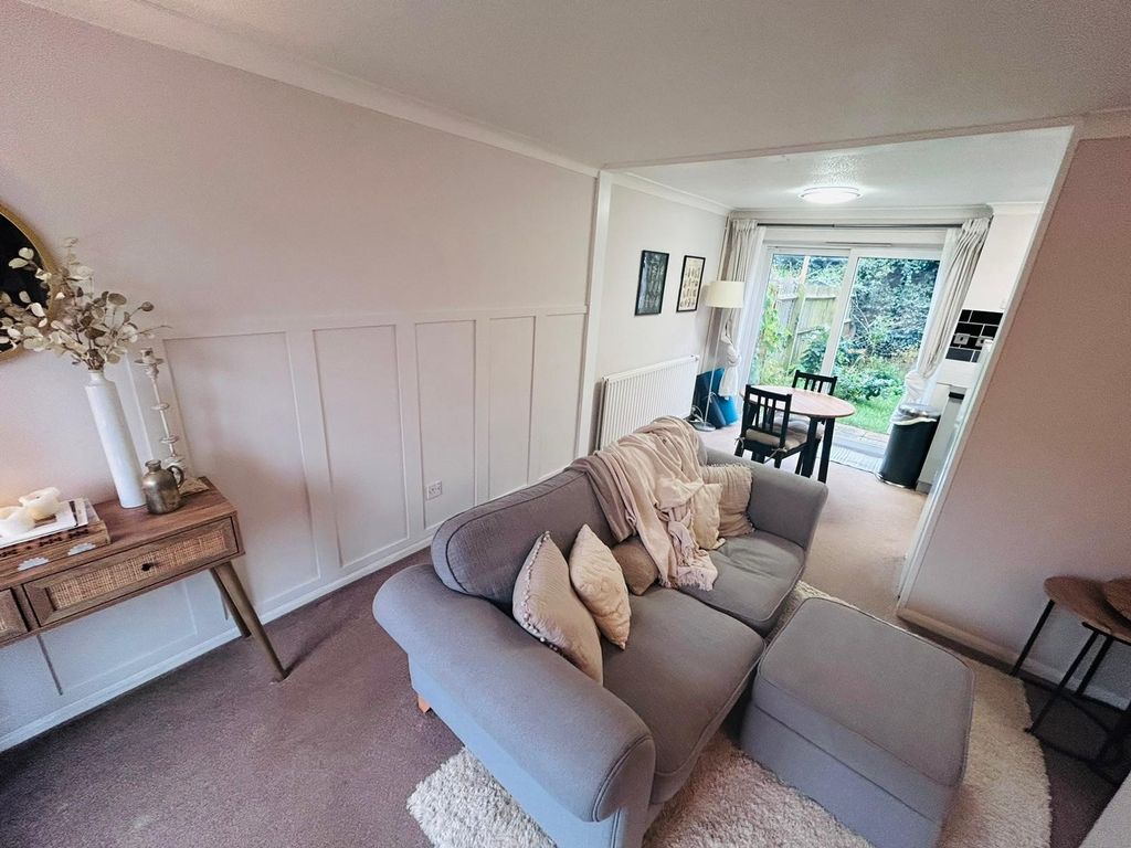 Property photo 2 of 7