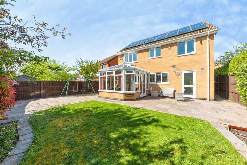 Property photo 1 of 19 7_Mendip_Close-41