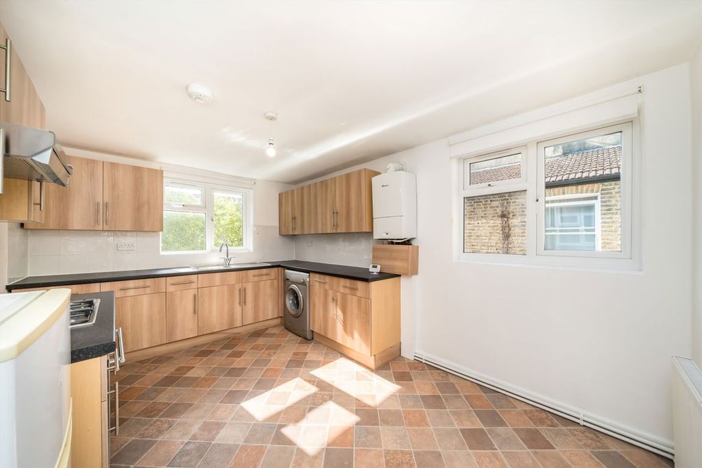 Property photo 2 of 5