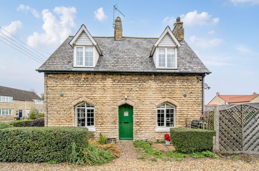 Property photo 1 of 26 1368839-15-68ee8B4F84Aa6