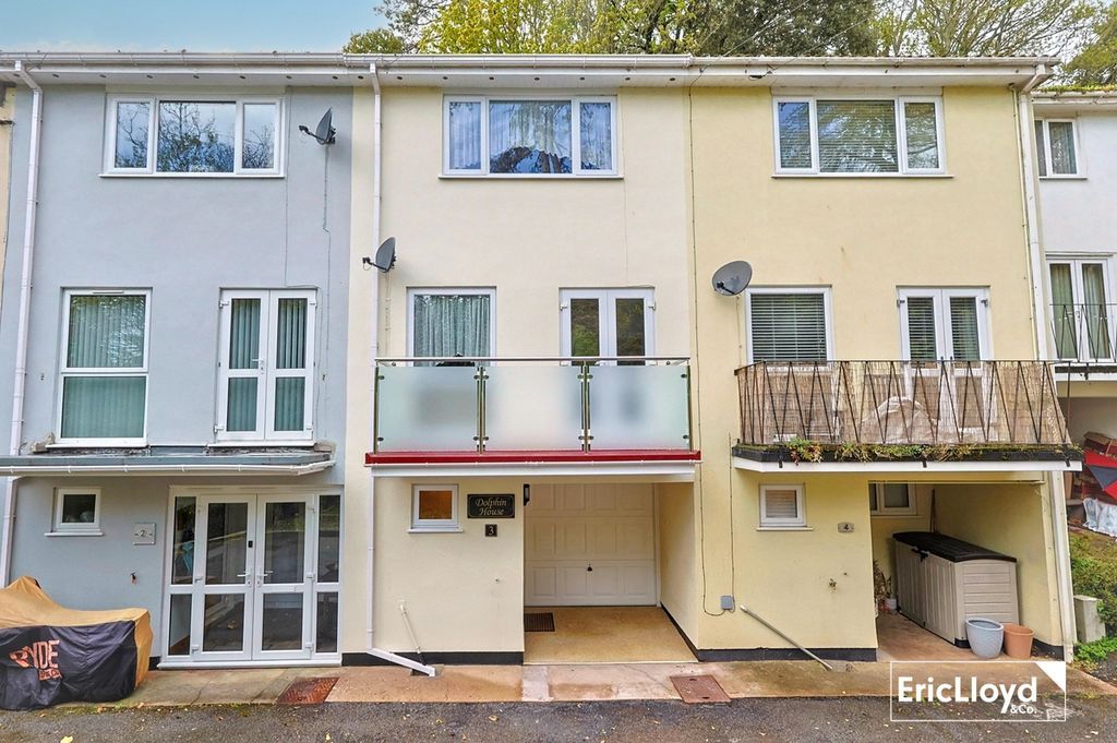 Property photo 1 of 29 Photo 27