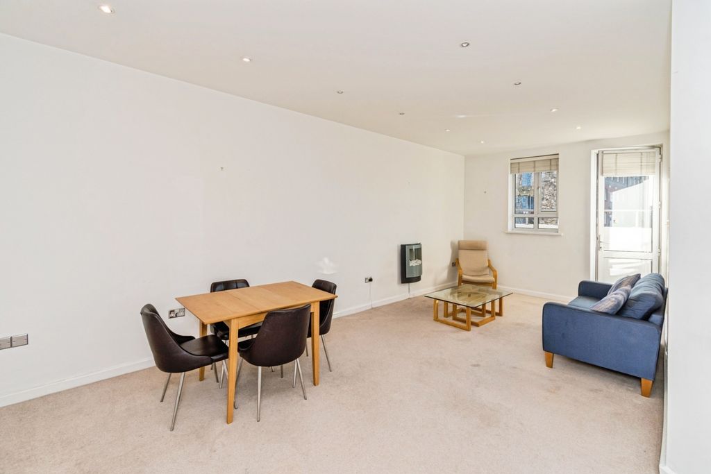 Property photo 2 of 15 Pbox-Img.Jpg