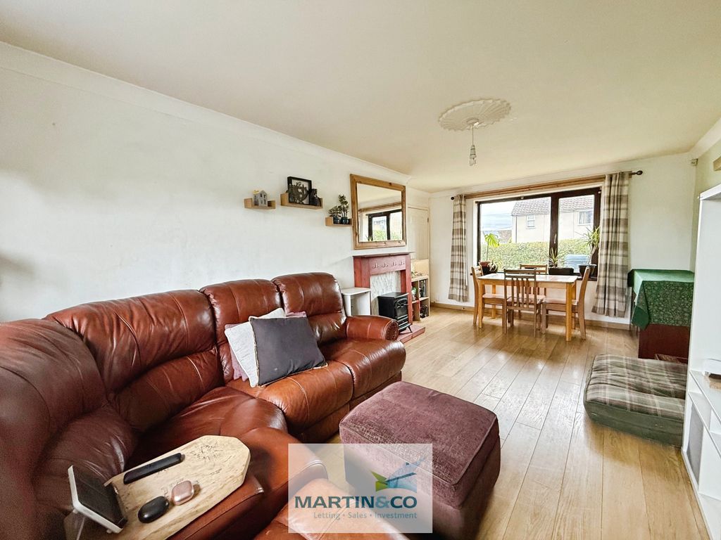 Property photo 2 of 17 9Ea06A45--4621-Bcb2-64C2Cf125Bed-13118-0000017Fe19