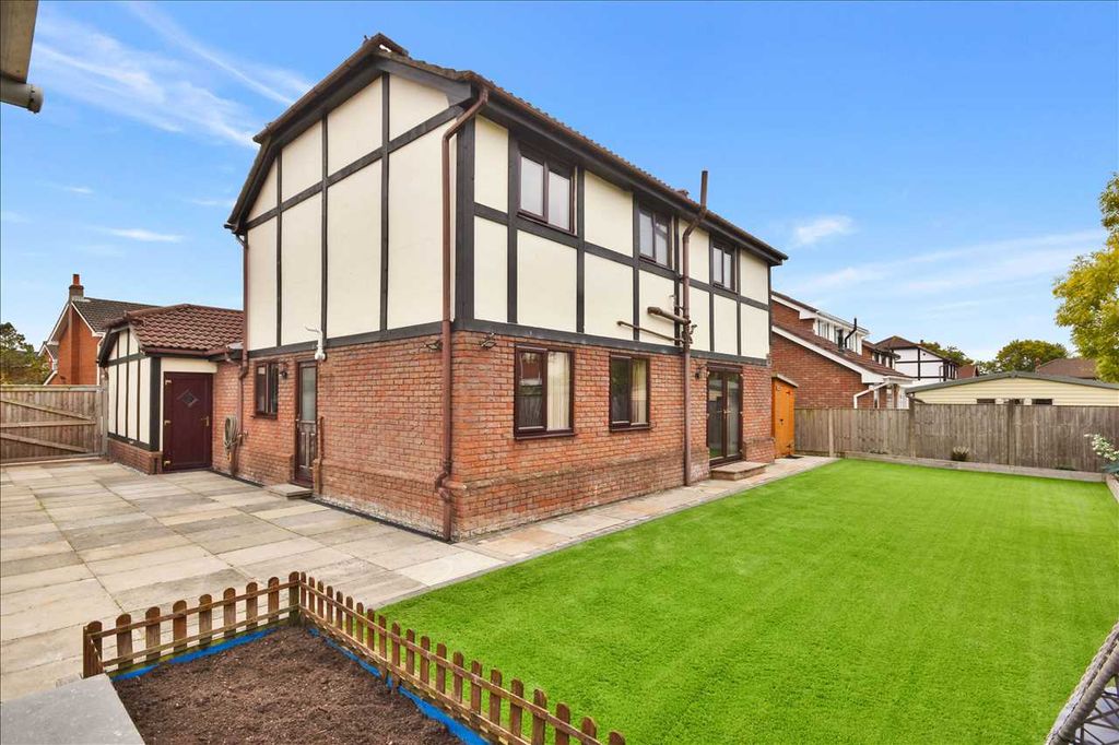 Property photo 2 of 27