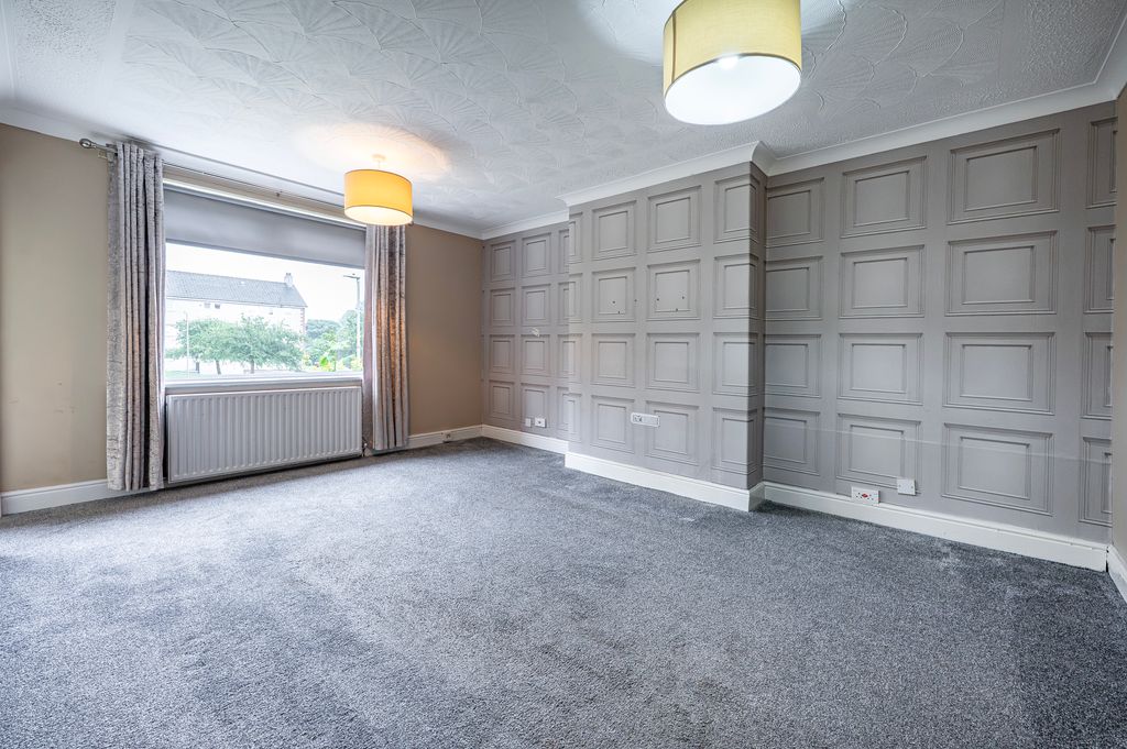 Property photo 2 of 25