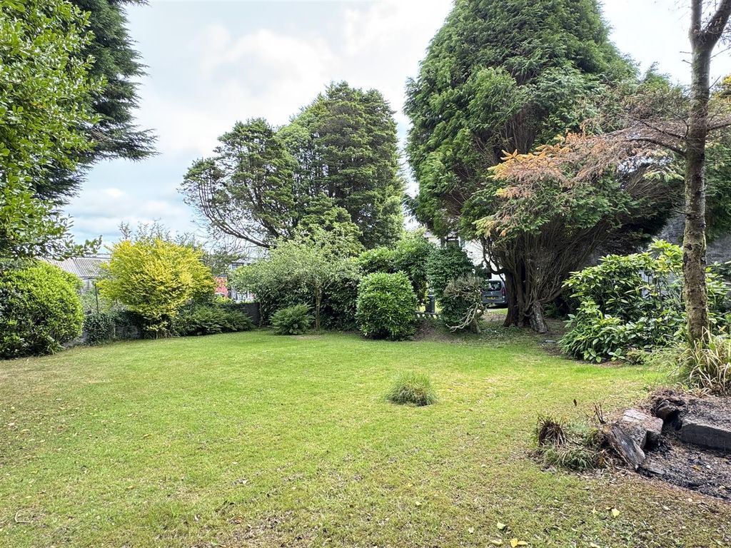 Property photo 2 of 33 Rear Garden