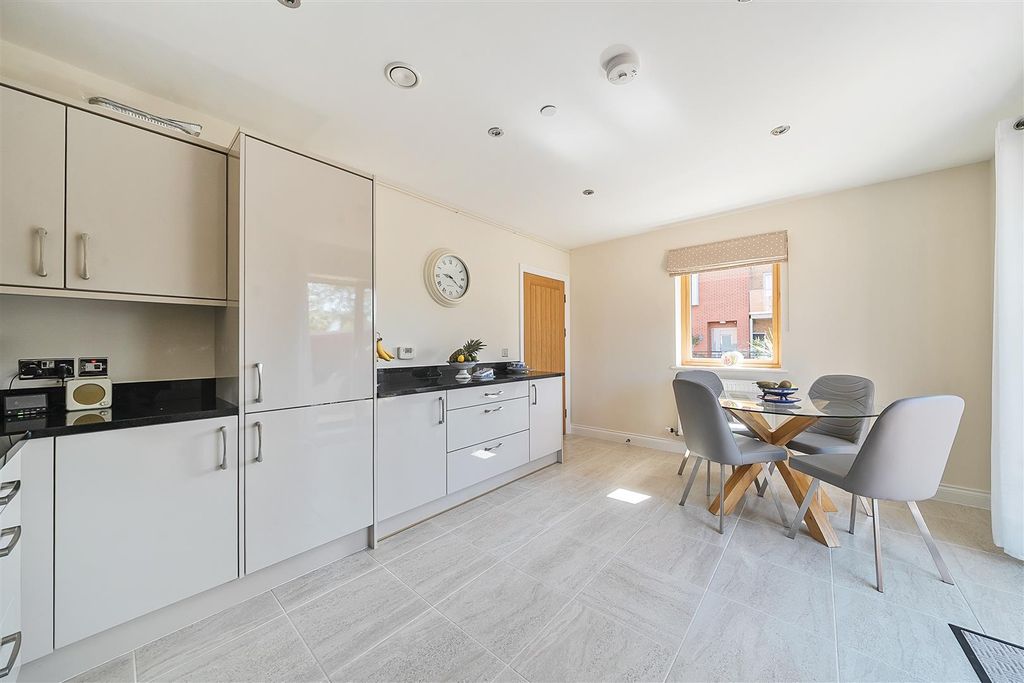 Property photo 3 of 26 1320237-18-68713d7E8B999.Jpg