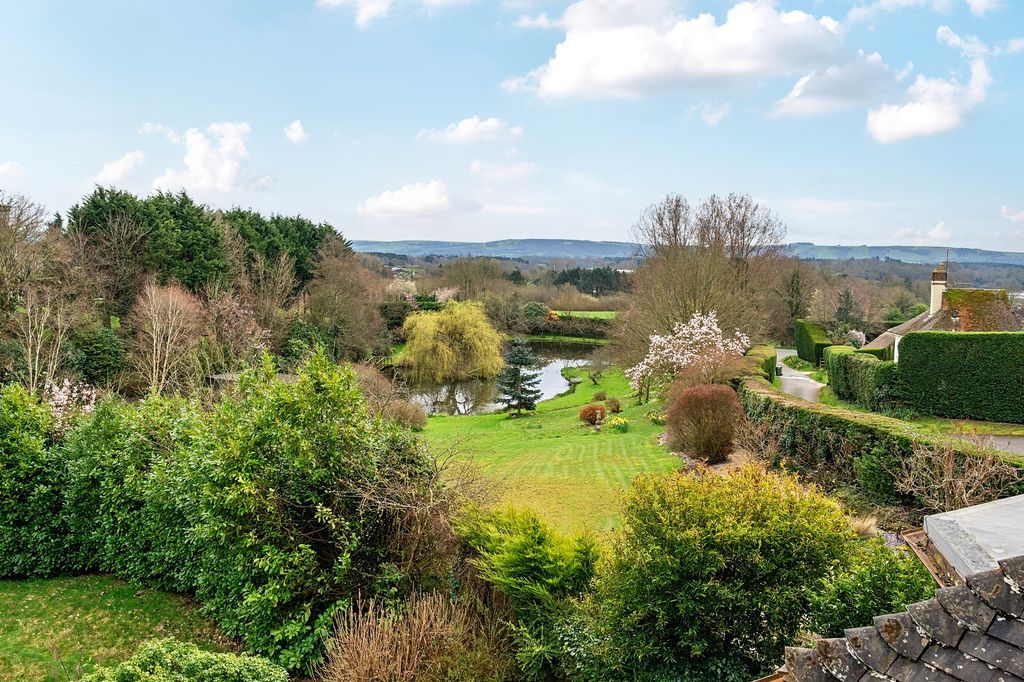 Property photo 2 of 22