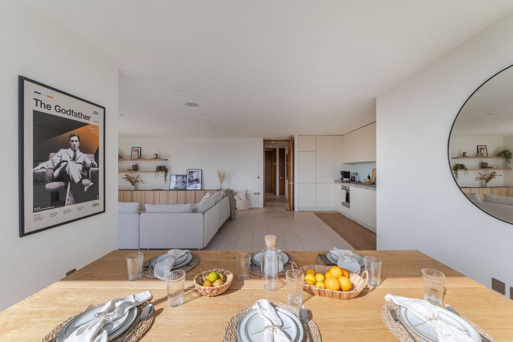 Property photo 3 of 10 5206553