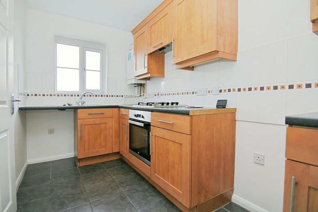 Property photo 3 of 18 Kitchen