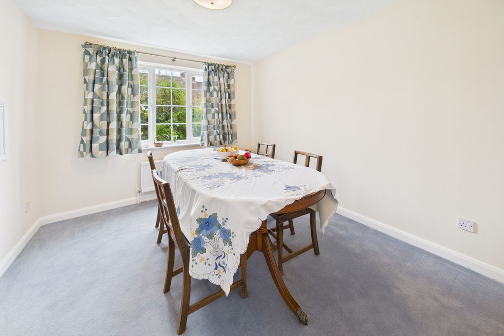 Property photo 3 of 18