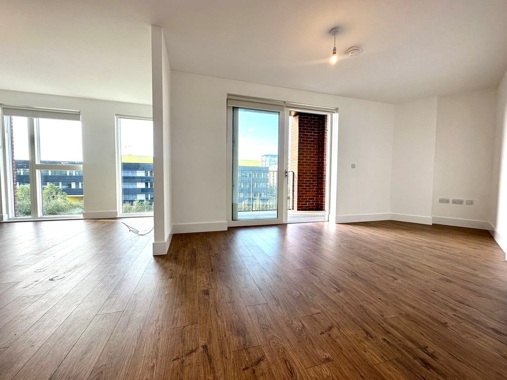 Property photo 3 of 6 Photo 5