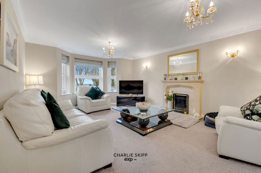 Property photo 3 of 33