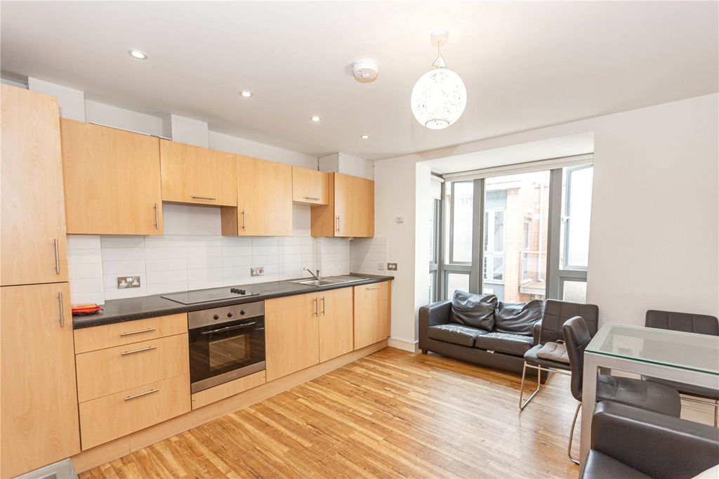 Property photo 1 of 16 Picture No. 32