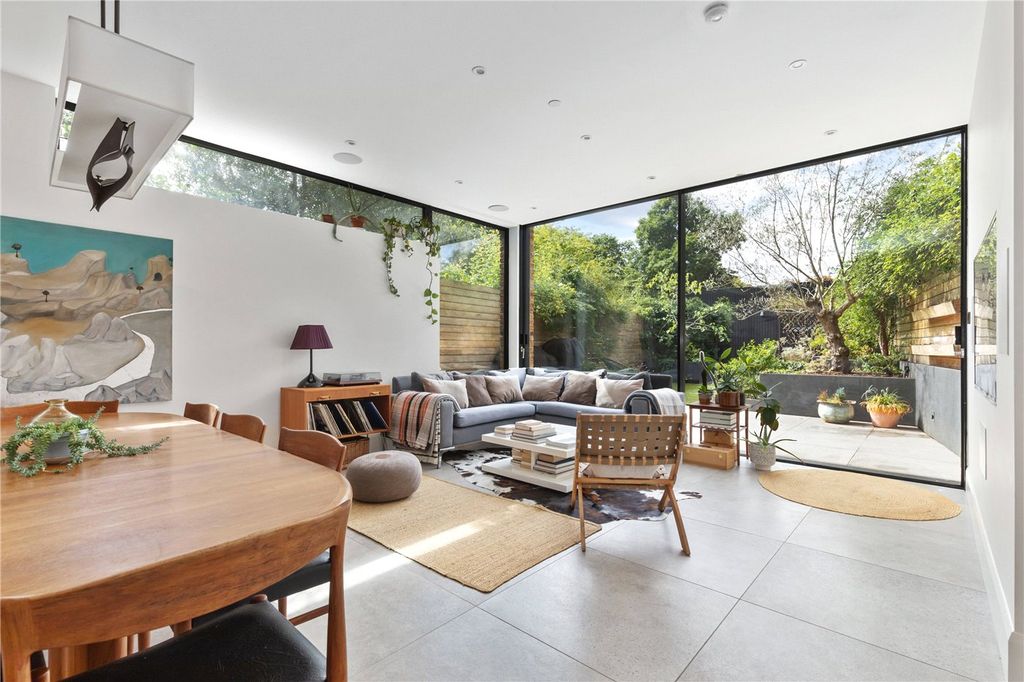 Property photo 3 of 29 Picture No. 24