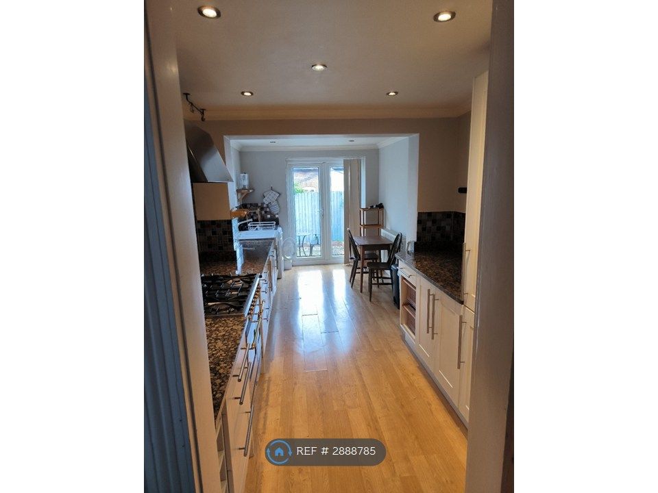 Property photo 1 of 21 Kitchen