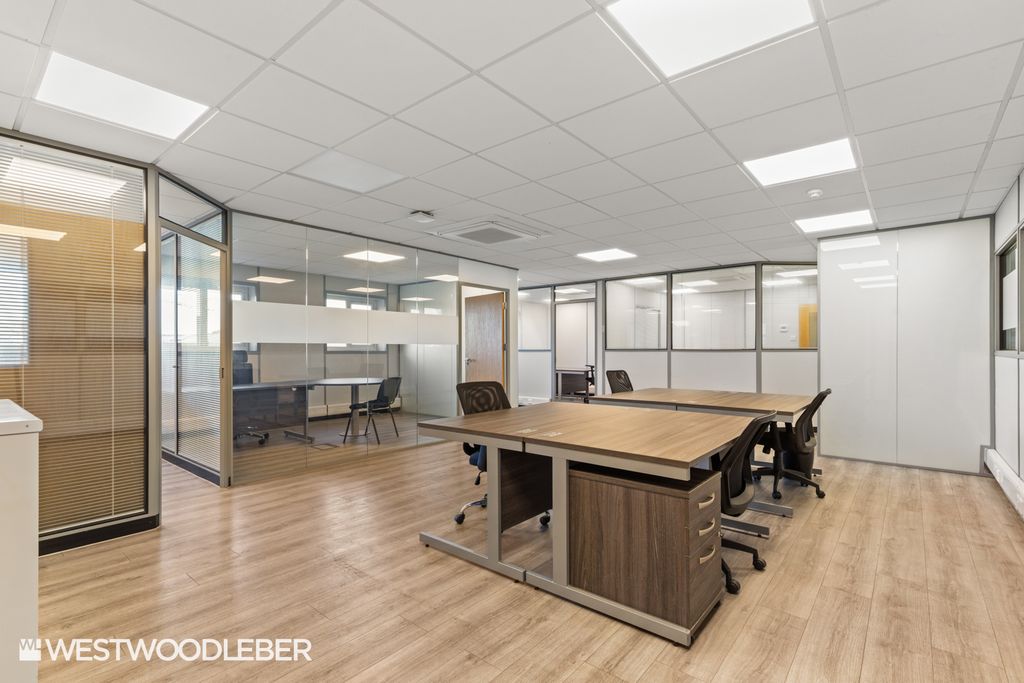 Property photo 1 of 13 Netherhallroad_9