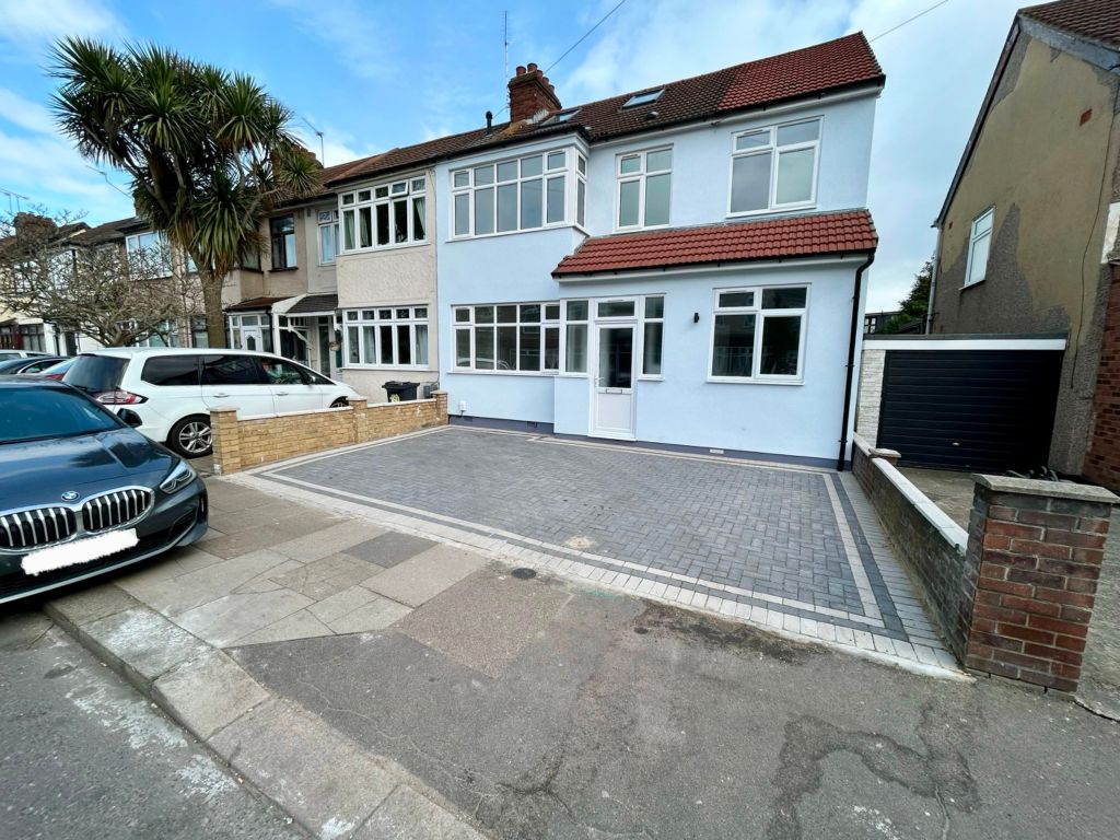 Property photo 1 of 40