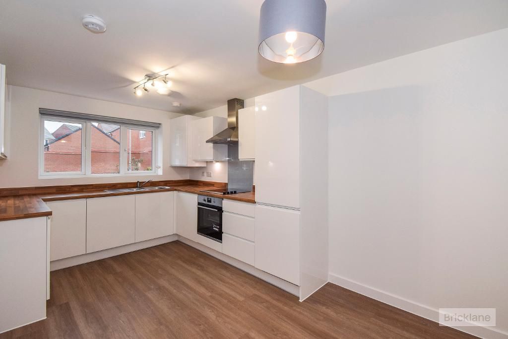 Property photo 2 of 14 Kitchen