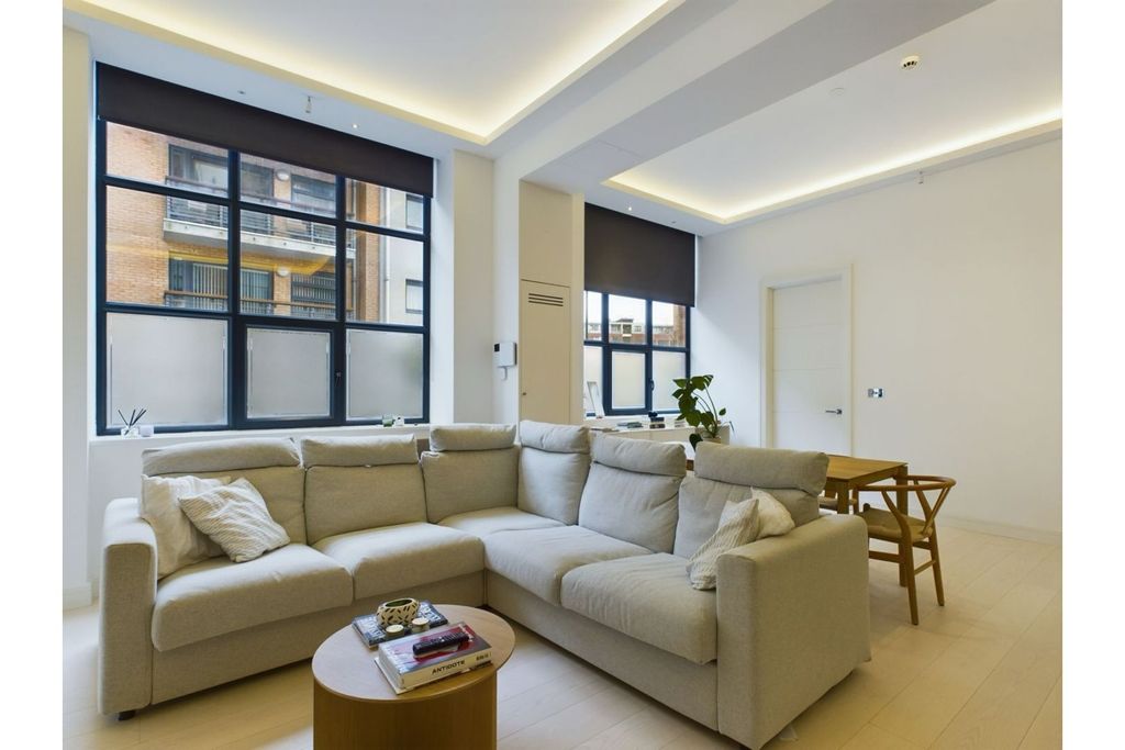 Property photo 1 of 11 Open Plan Living