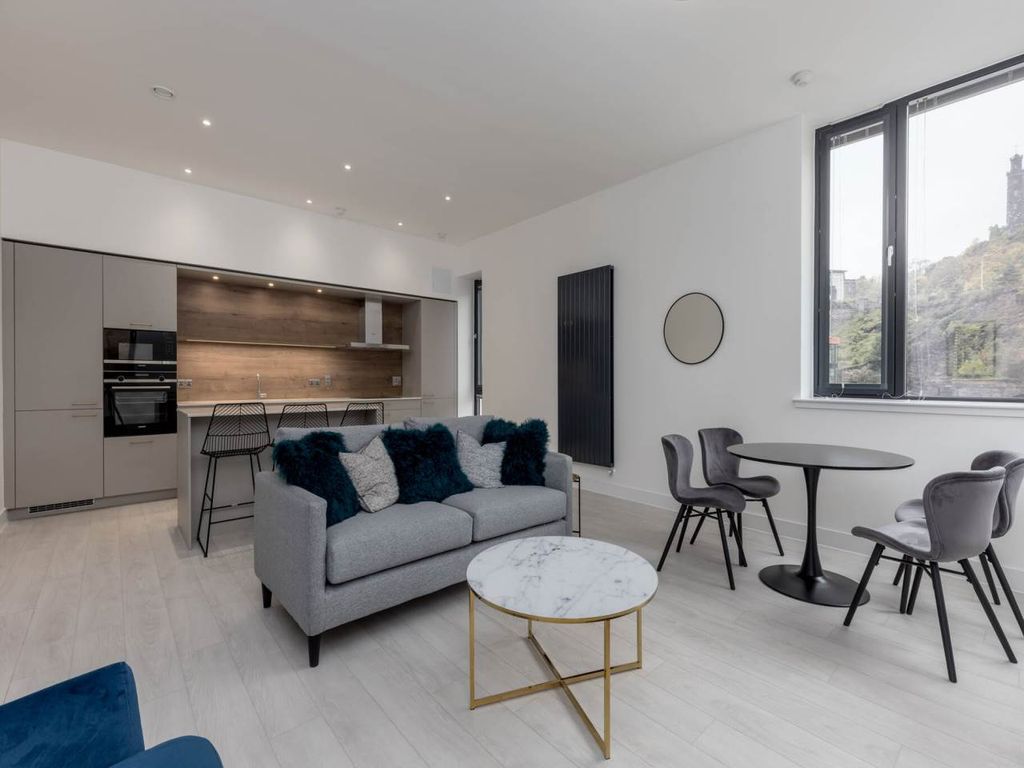 Property photo 3 of 14 66359_Shoemakerssq002