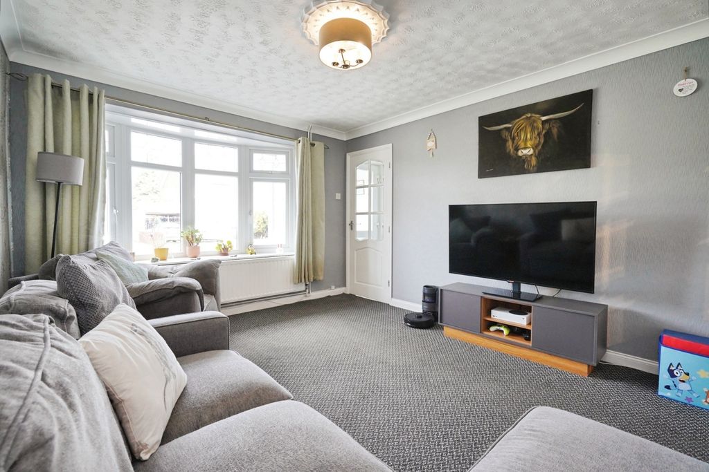Property photo 3 of 19 Pbox-Img.Jpg