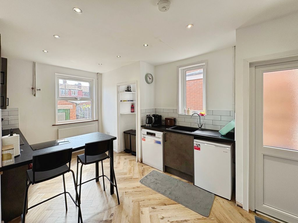 Property photo 3 of 12 Dining Room