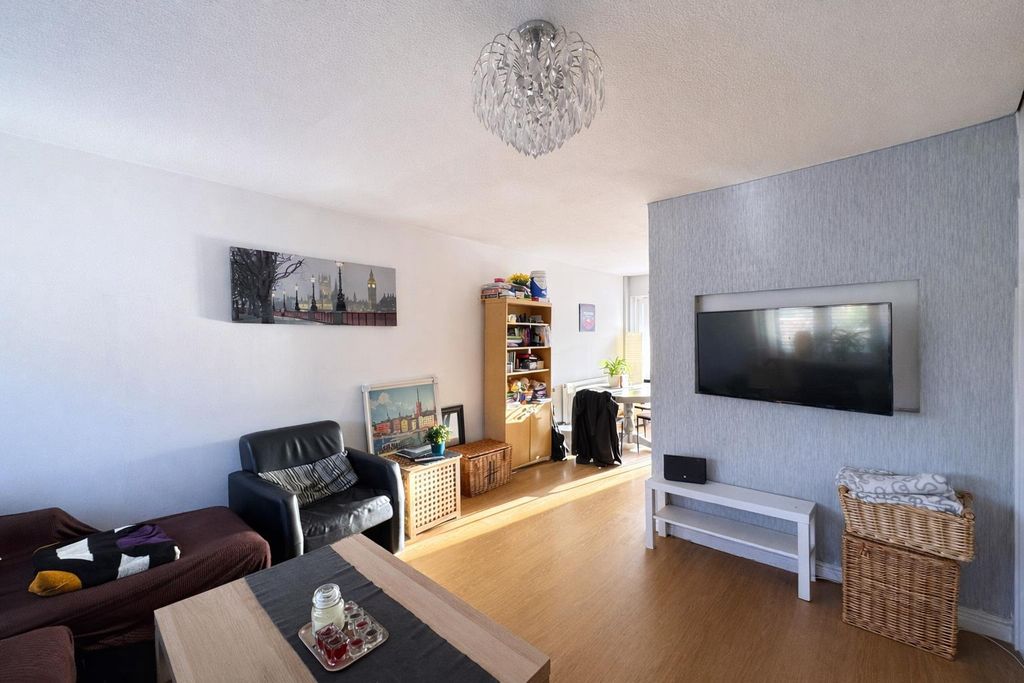 Property photo 2 of 17 Living Room