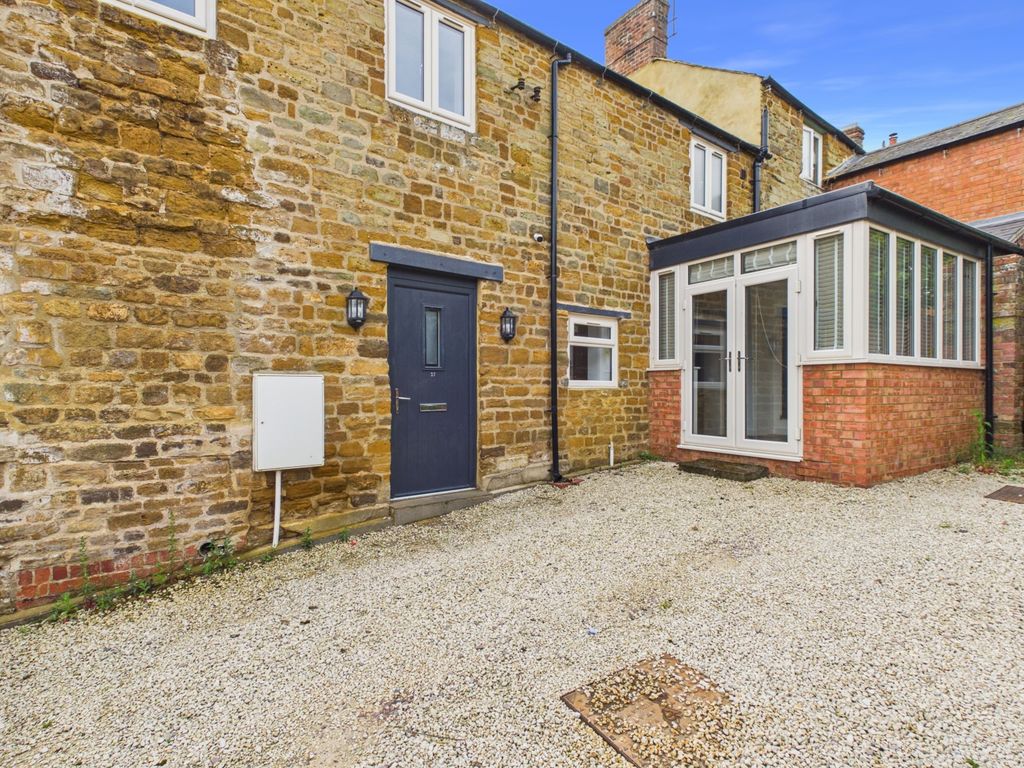 Property photo 1 of 17 Cam04922G0-Pr0151-Still023