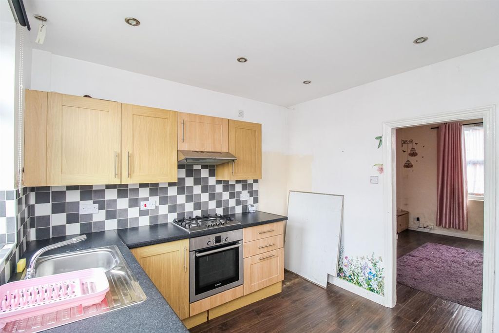 Property photo 2 of 8