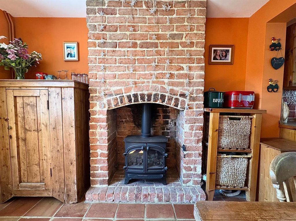 3 bed end terrace house for saleYork Road, Bromyard HR7 photo 5
