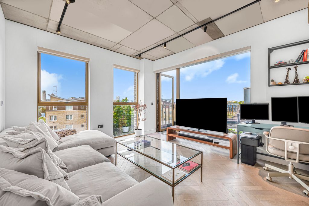 Property photo 3 of 13 Picture No. 10