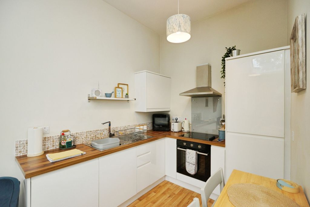 Property photo 3 of 20 Pbox-Img.Jpg