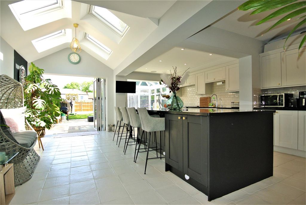 Property photo 1 of 24 Kitchen